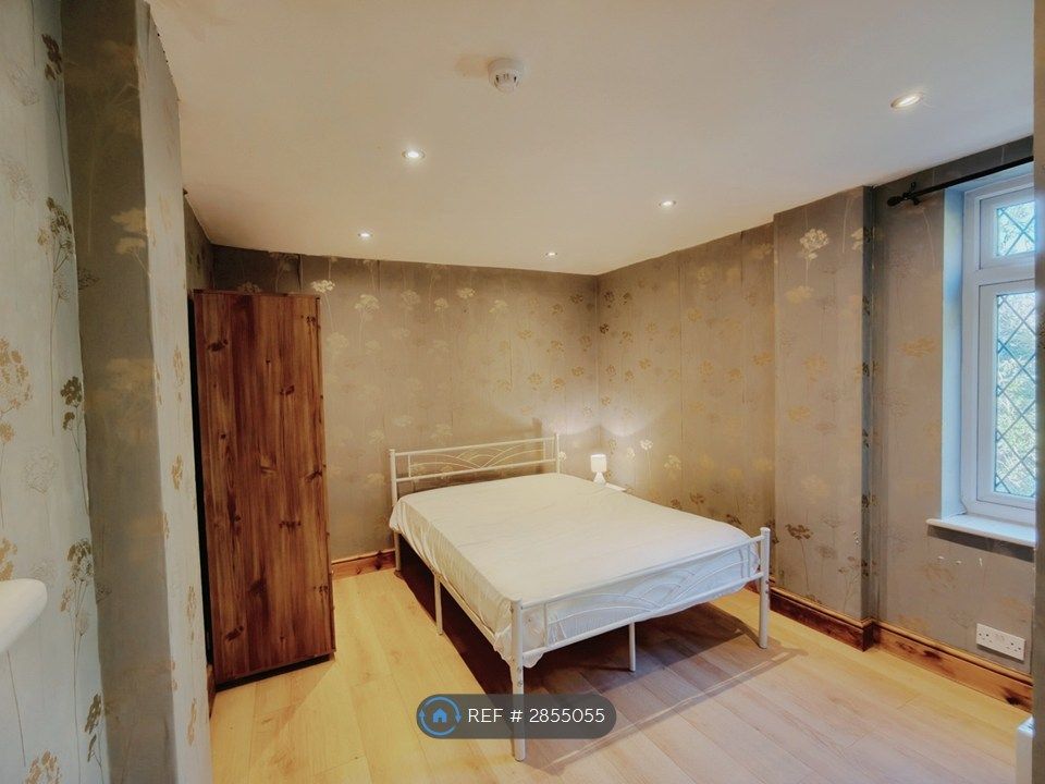 Property photo 3 of 7 Bedroom