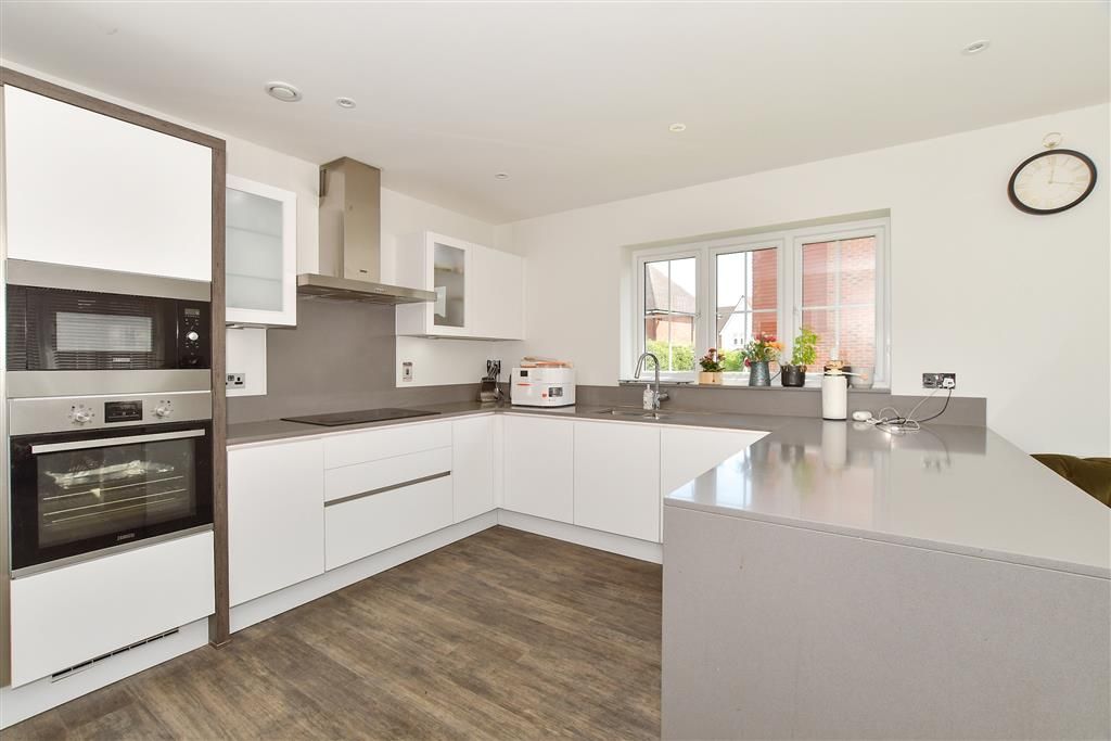 Property photo 2 of 15 Kitchen/Dining Room