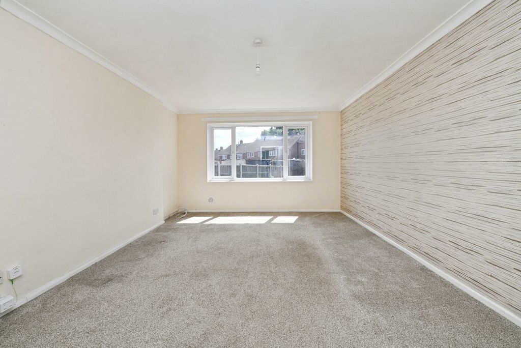 Property photo 2 of 17 Photo