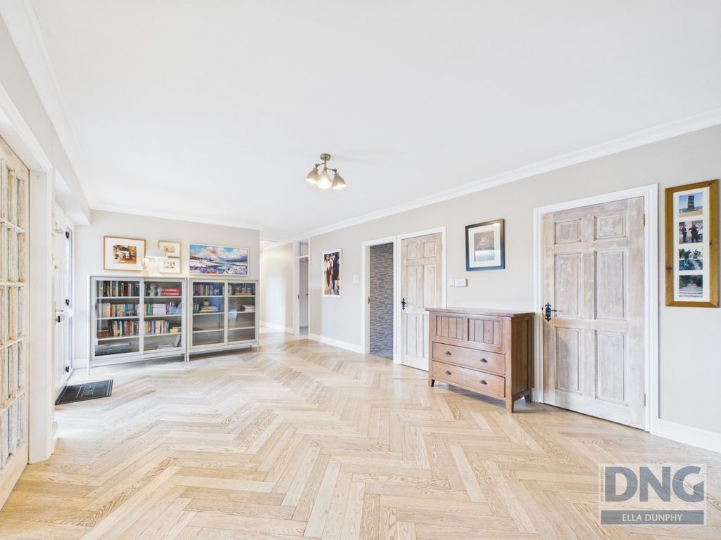 Property photo 3 of 26 Picture No. 07