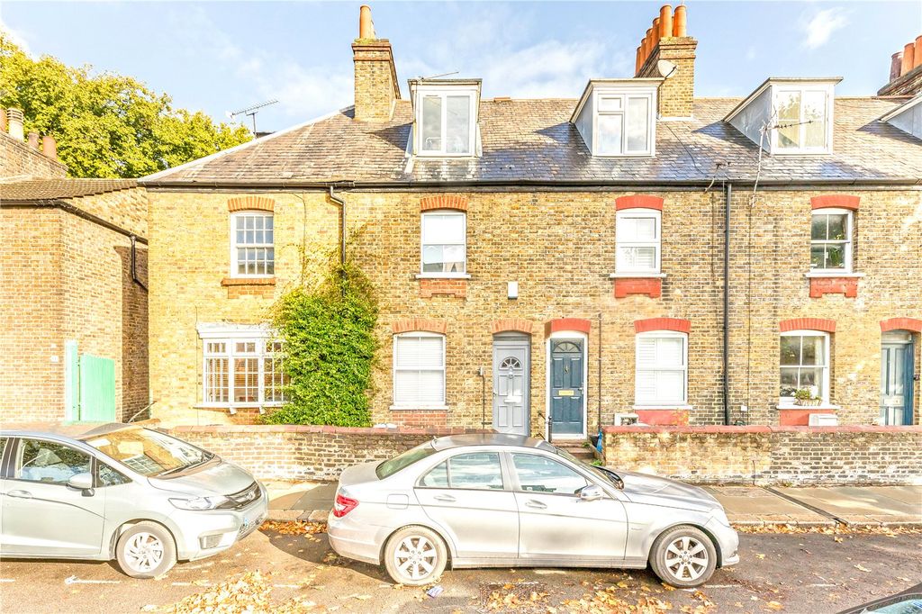 3 bed terraced house for sale Richmond
