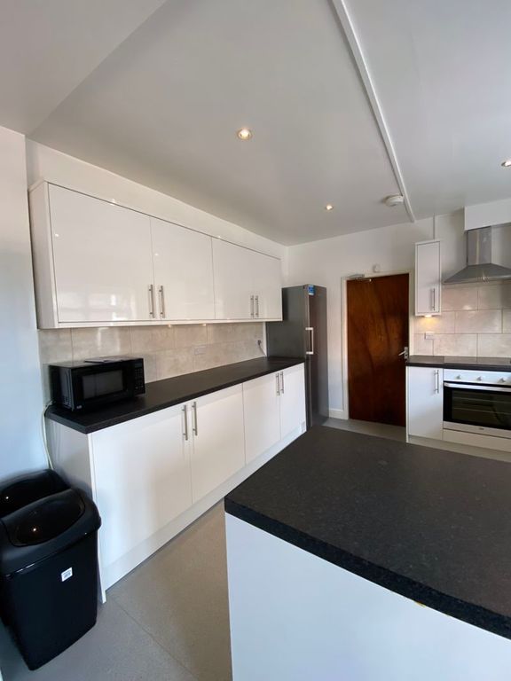 Property photo 2 of 11 Photo 4