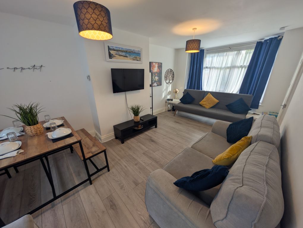 Property photo 3 of 9