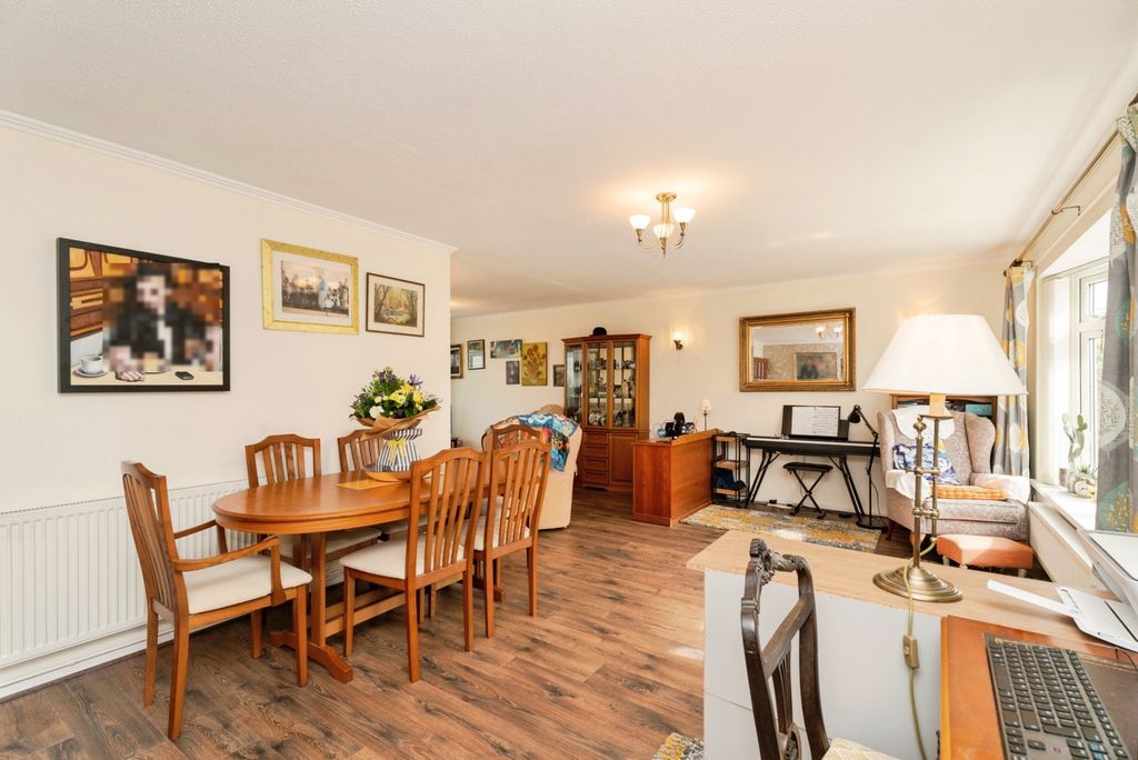 Property photo 3 of 21 Pbox-Img.Jpg