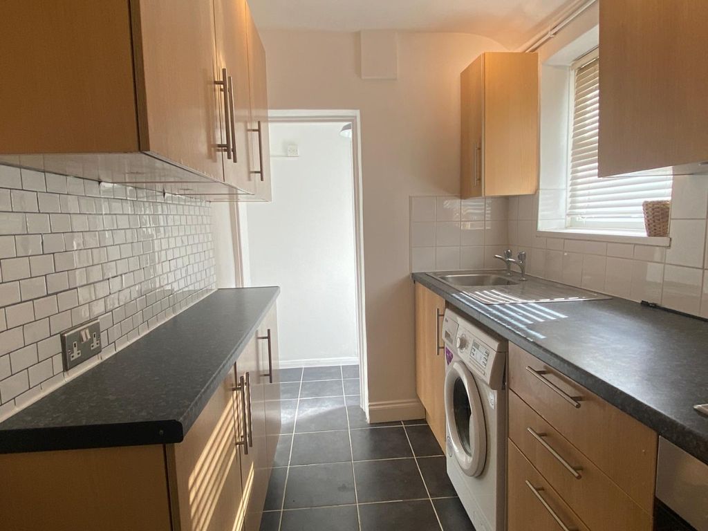 Property photo 2 of 16 4995982