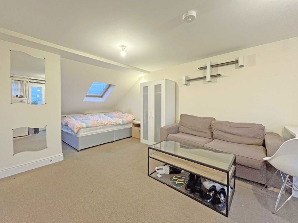 Property photo 1 of 2