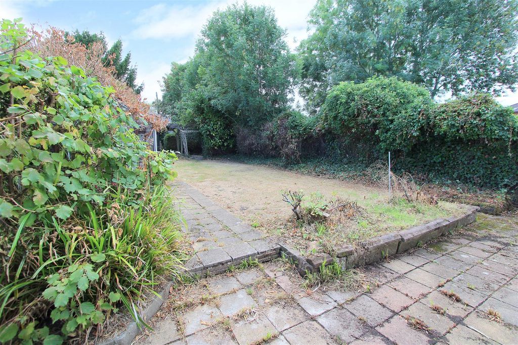 Property photo 2 of 28 Garden.Jpg