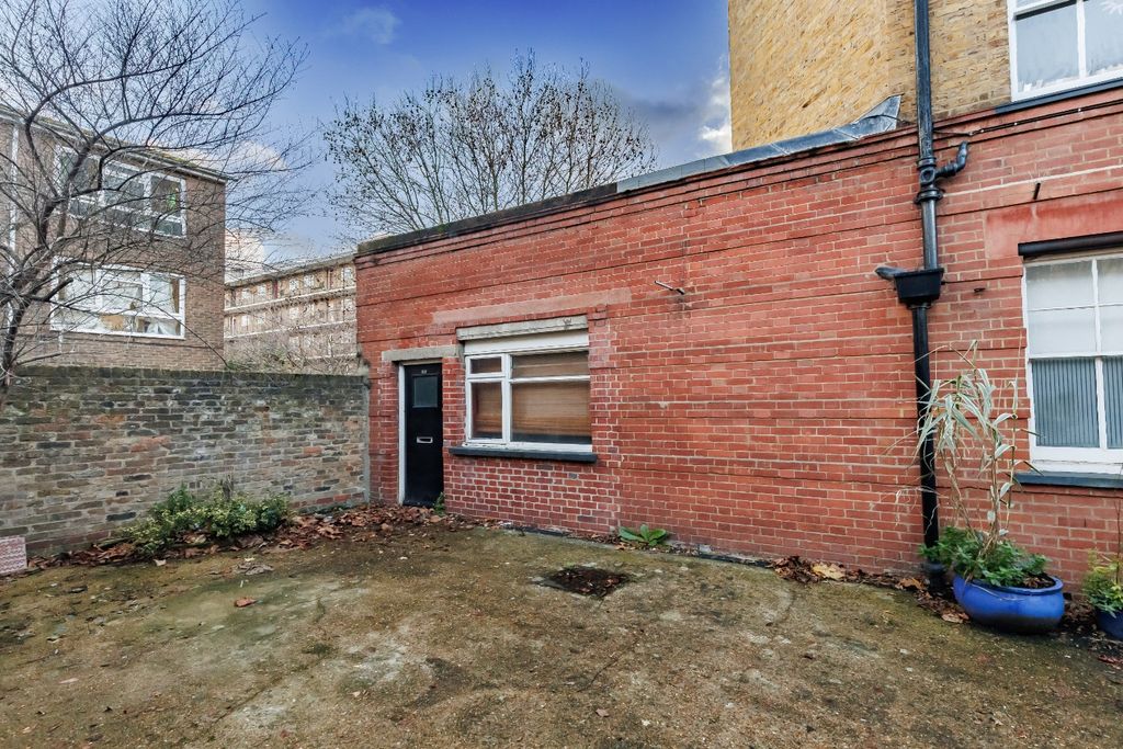 Property photo 1 of 12 4599750