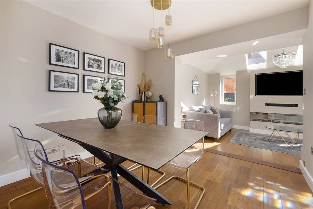 Property photo 3 of 31