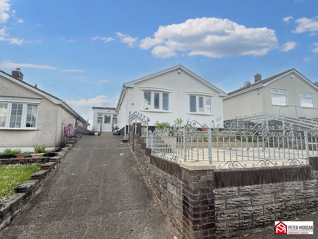 Property photo 2 of 12