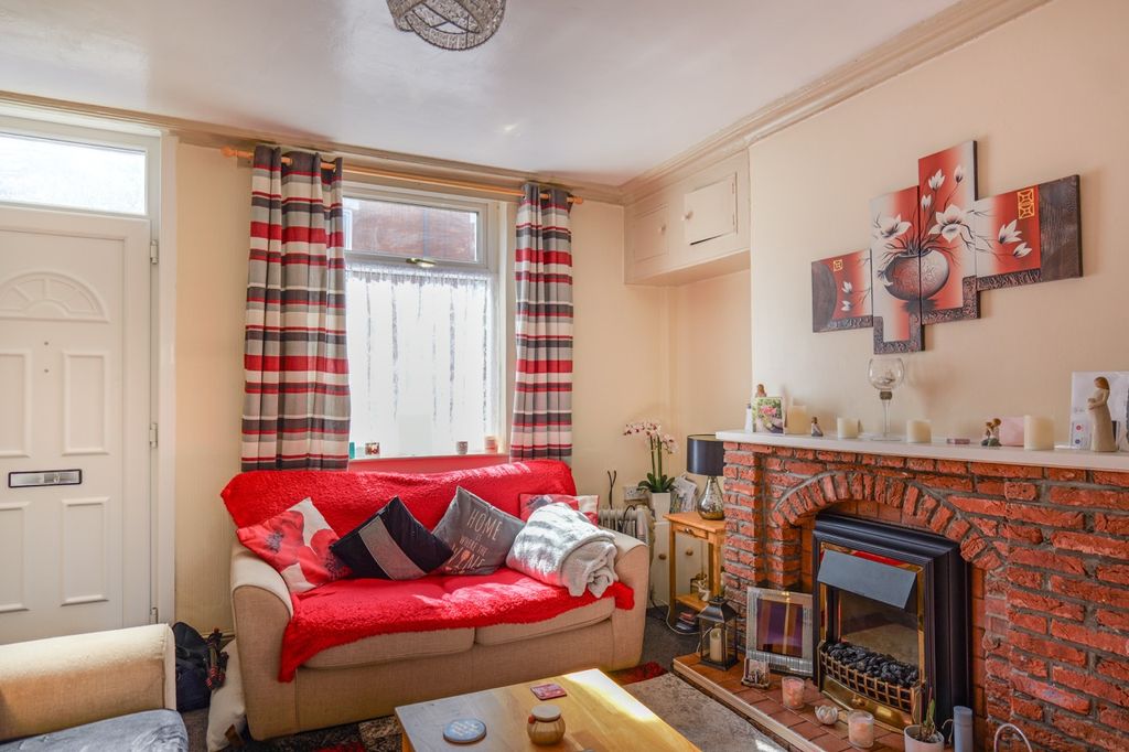 Property photo 2 of 16
