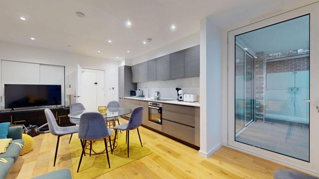 Property photo 2 of 9