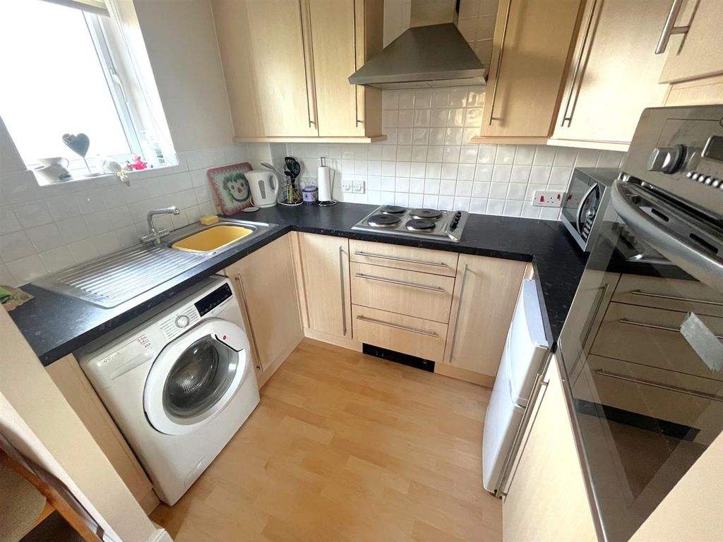 Property photo 3 of 13