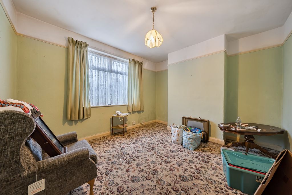 Property photo 2 of 15 1386122-9-69380B0Ca6893