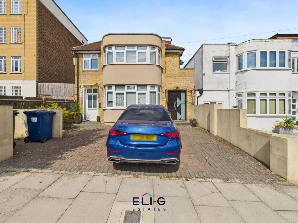 Property photo 1 of 22 7 Bedroom Detached House In Great Condition