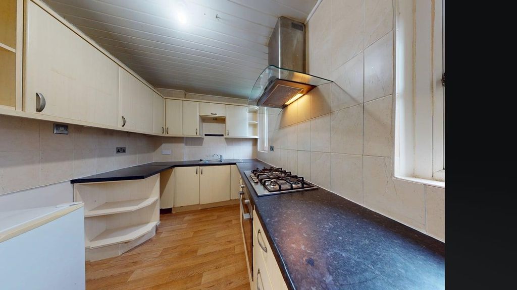 Property photo 3 of 14 10-Silverburn-Crescent--10062026_160600.Jpg