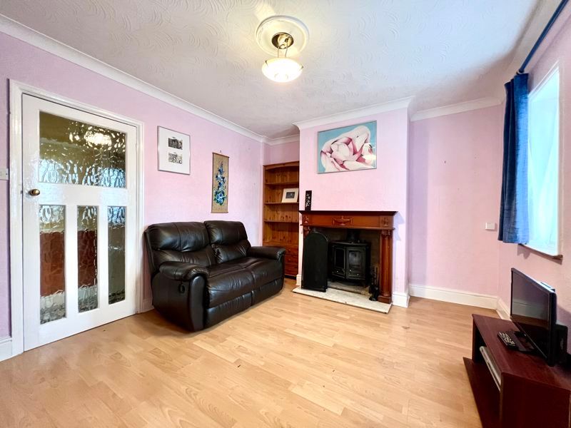 Property photo 2 of 25 Living Room