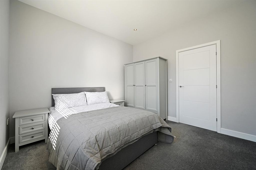 Property photo 3 of 14 Bedroom 1