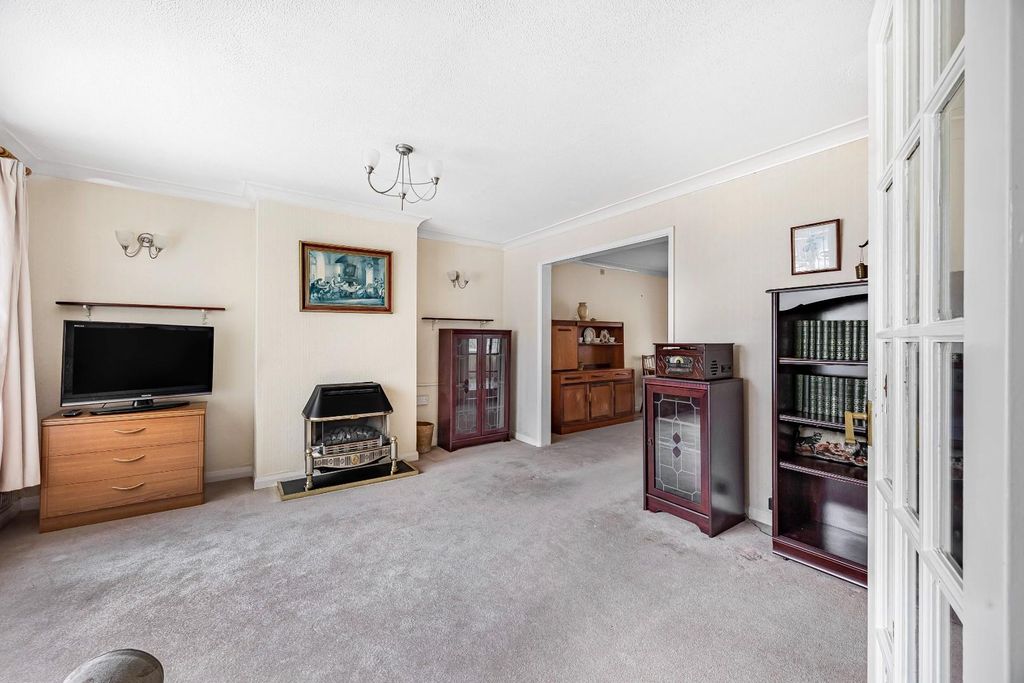 Property photo 3 of 18