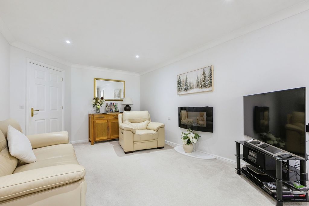 Property photo 3 of 15 Pbox-Img.Jpg
