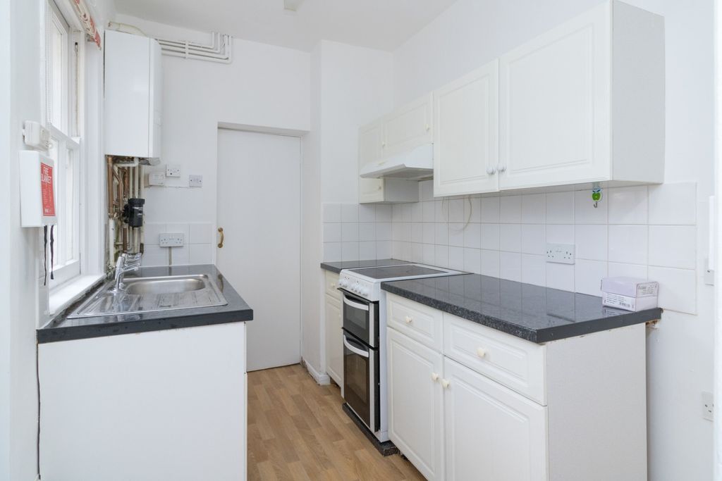 Property photo 3 of 9 50120410