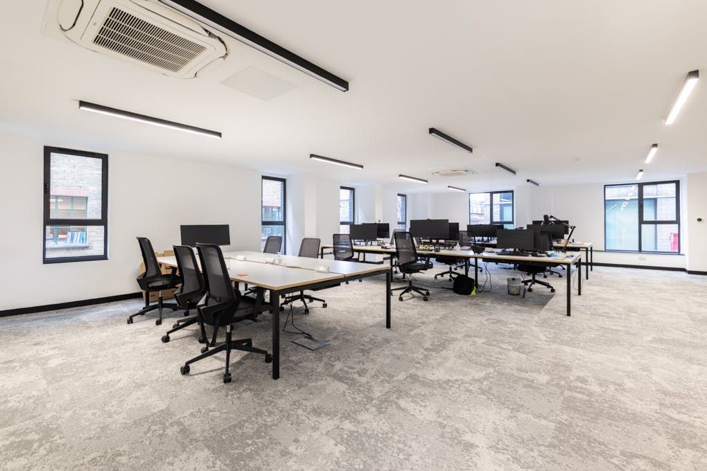 Property photo 2 of 8 Web-176-179 Shoreditch High St-1.Jpg