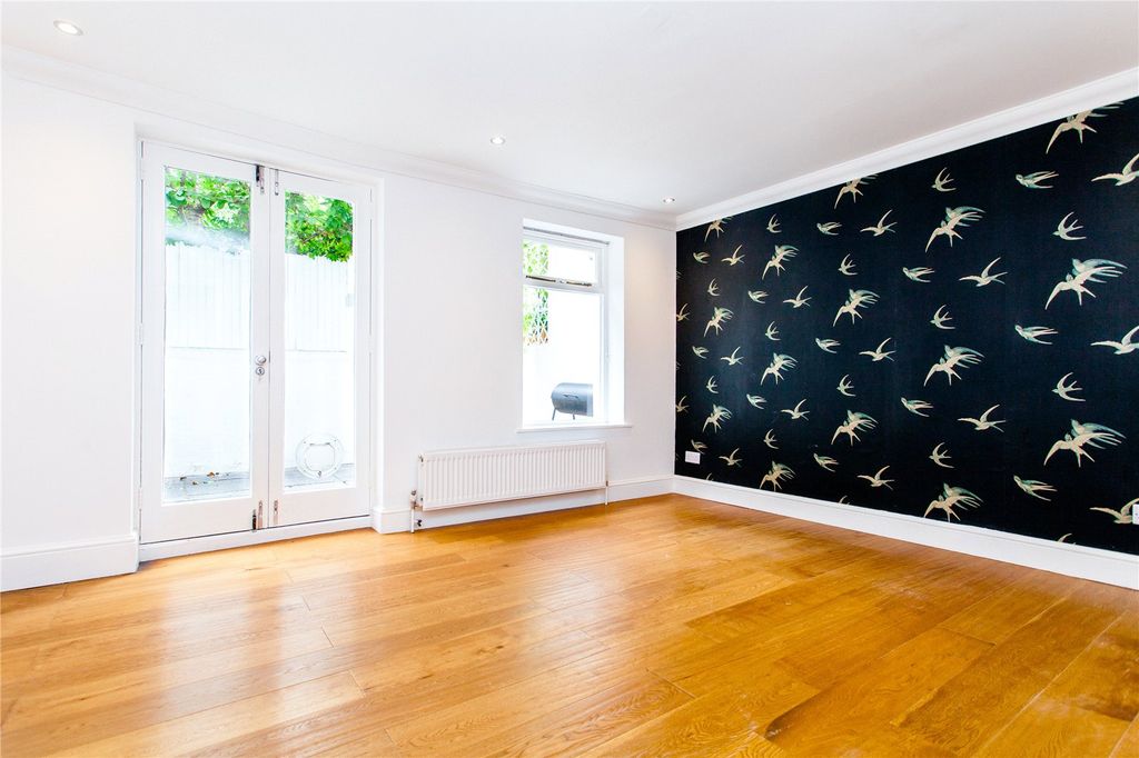 Property photo 3 of 19