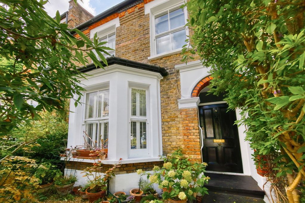 Property photo 1 of 13