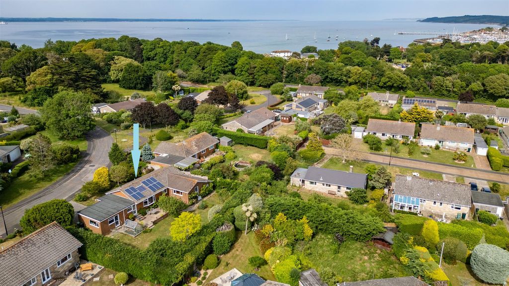 Property photo 2 of 18 Spence Willard_Yarmouth-3 With Arrow.Jpg