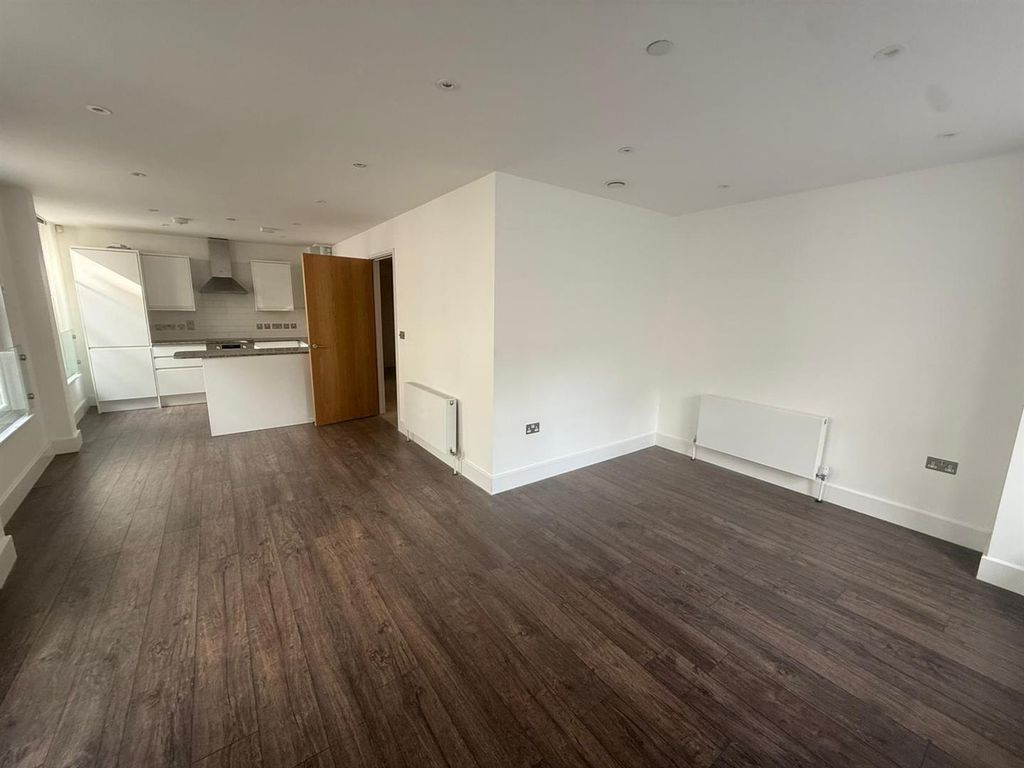 Property photo 2 of 8 Lr.Jpeg