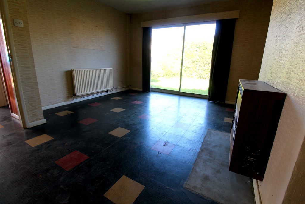 Property photo 3 of 12 Living Room
