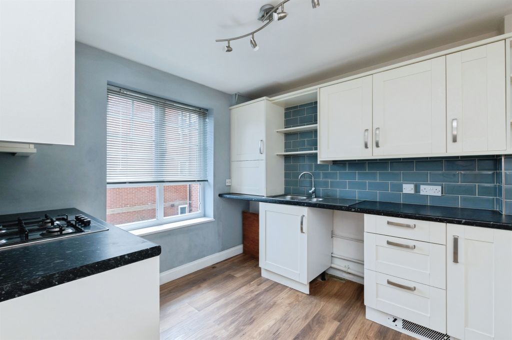 Property photo 3 of 12