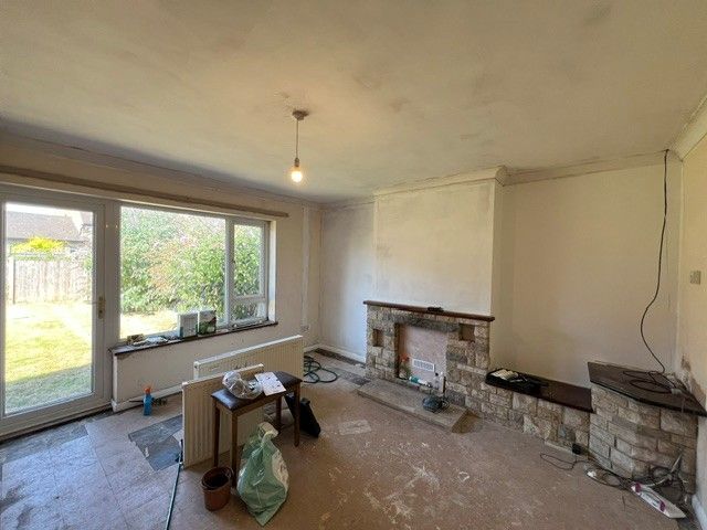 Property photo 2 of 10 Living Room