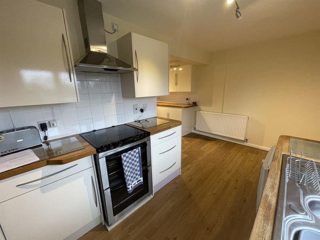 Property photo 3 of 25