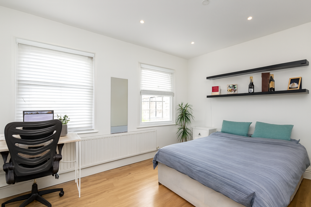 Property photo 3 of 9 Bedroom1