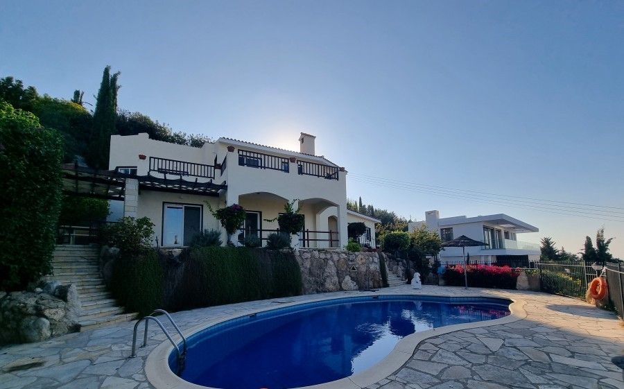 Property photo 2 of 33