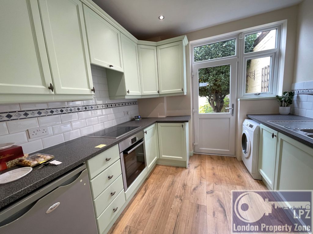 Property photo 3 of 23