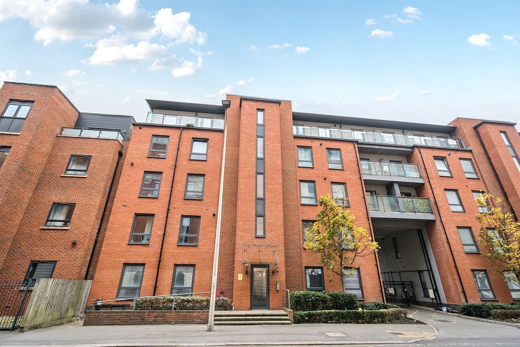 Property photo 1 of 9 (Main)