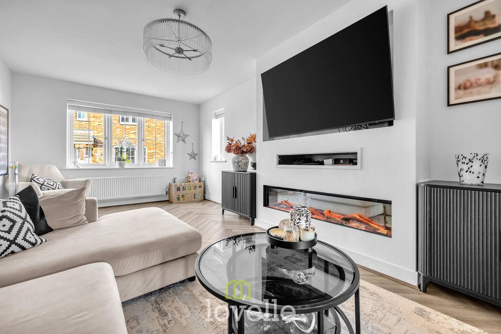 Property photo 2 of 27