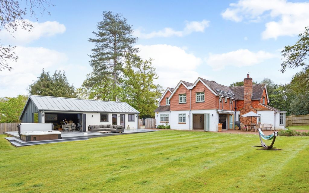 Property photo 1 of 16