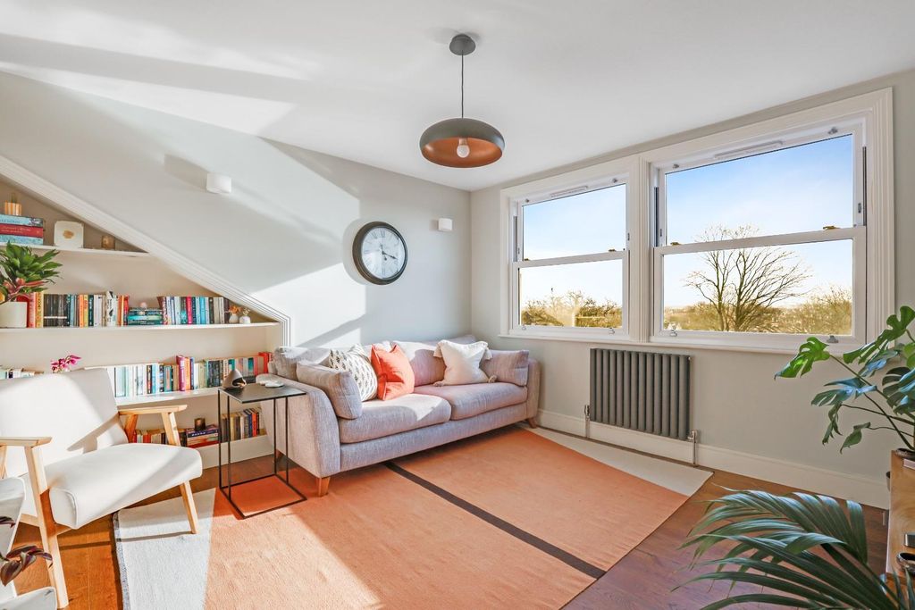 Property photo 3 of 14 06-ce6Djhpropwpen - Flat 5, 115 Croydon Road - 22.