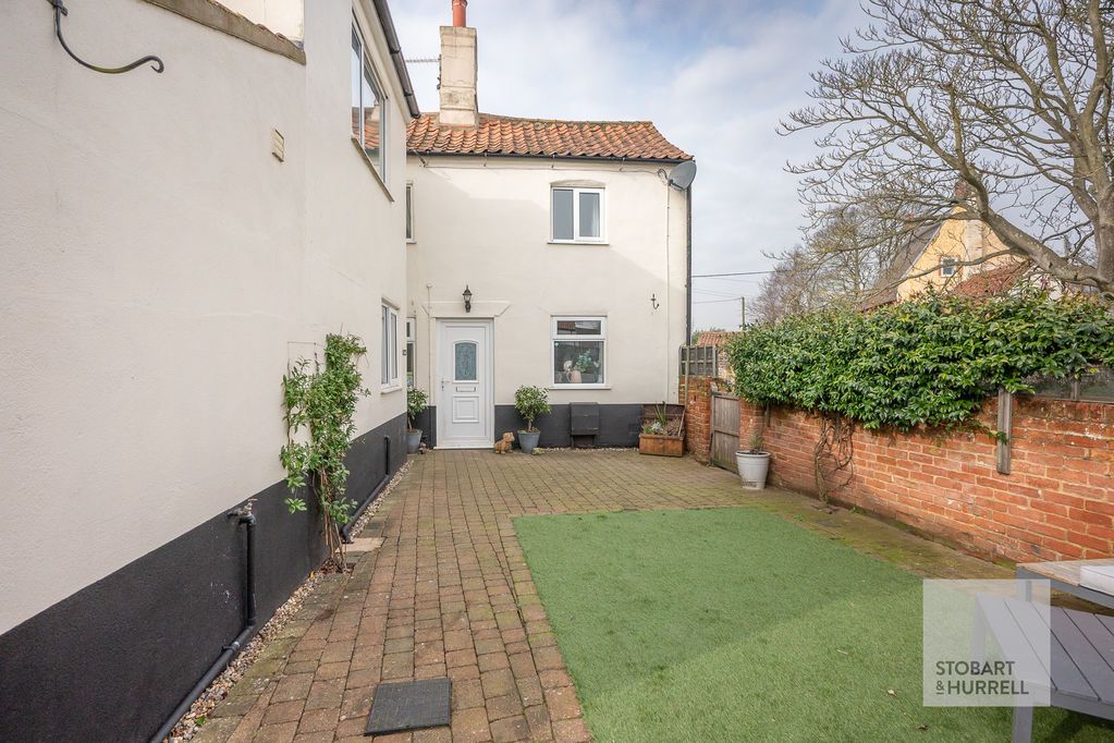 Property photo 2 of 16 Rear