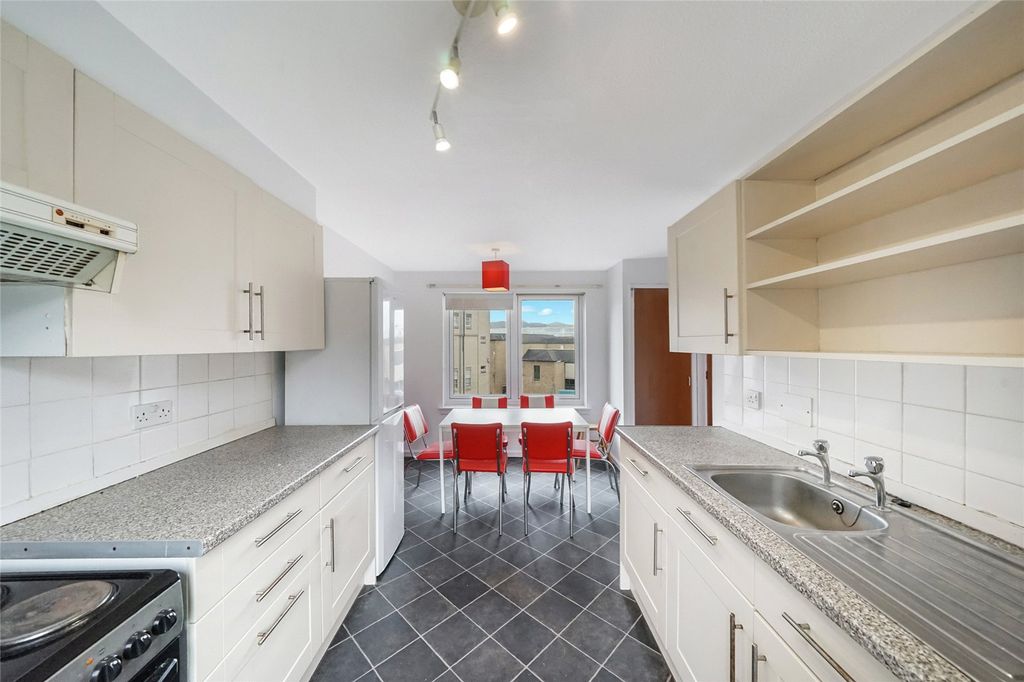 Property photo 3 of 18 Kitchen/Diner