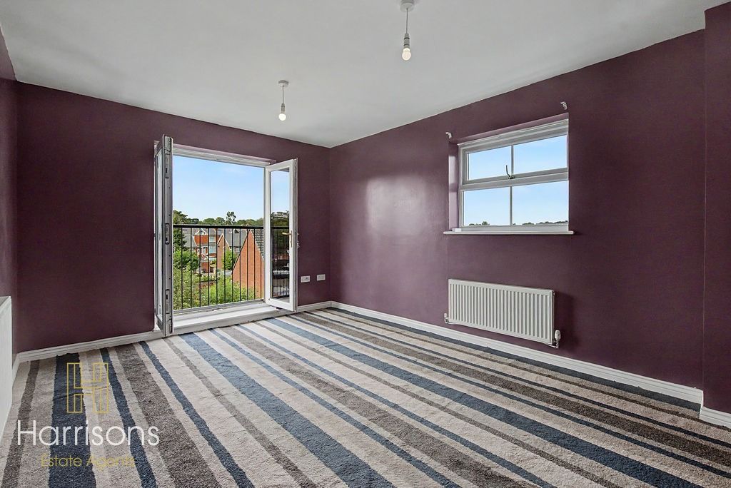 Property photo 3 of 17 5320102