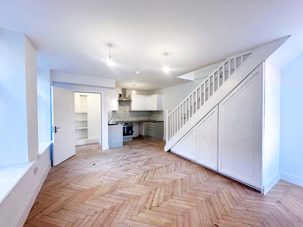 Property photo 1 of 5 Kitchen