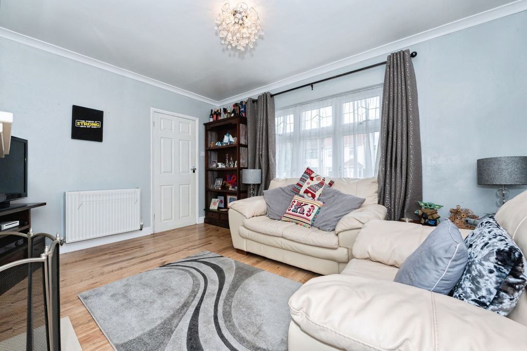 Property photo 3 of 20 Pbox-Img.Jpg