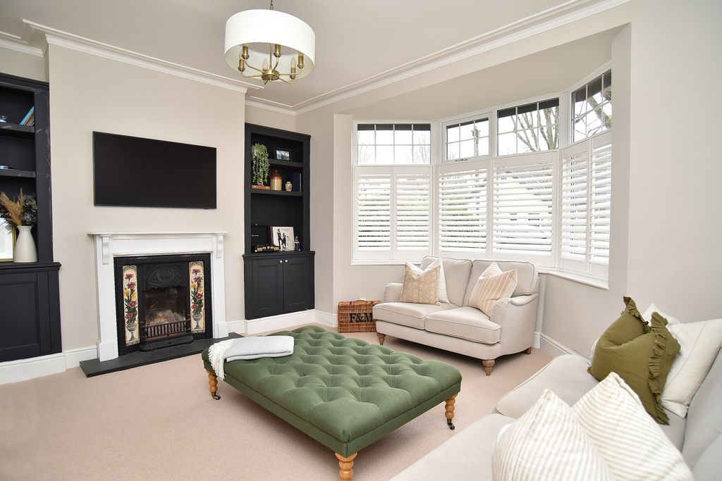 Property photo 2 of 25