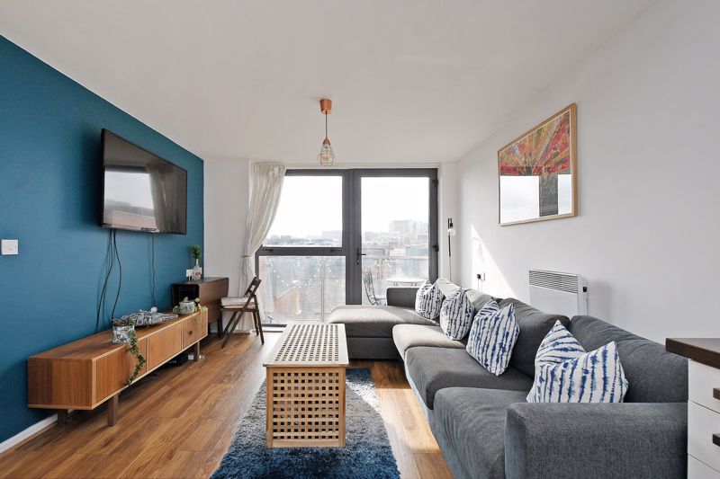 Property photo 2 of 21 Lounge