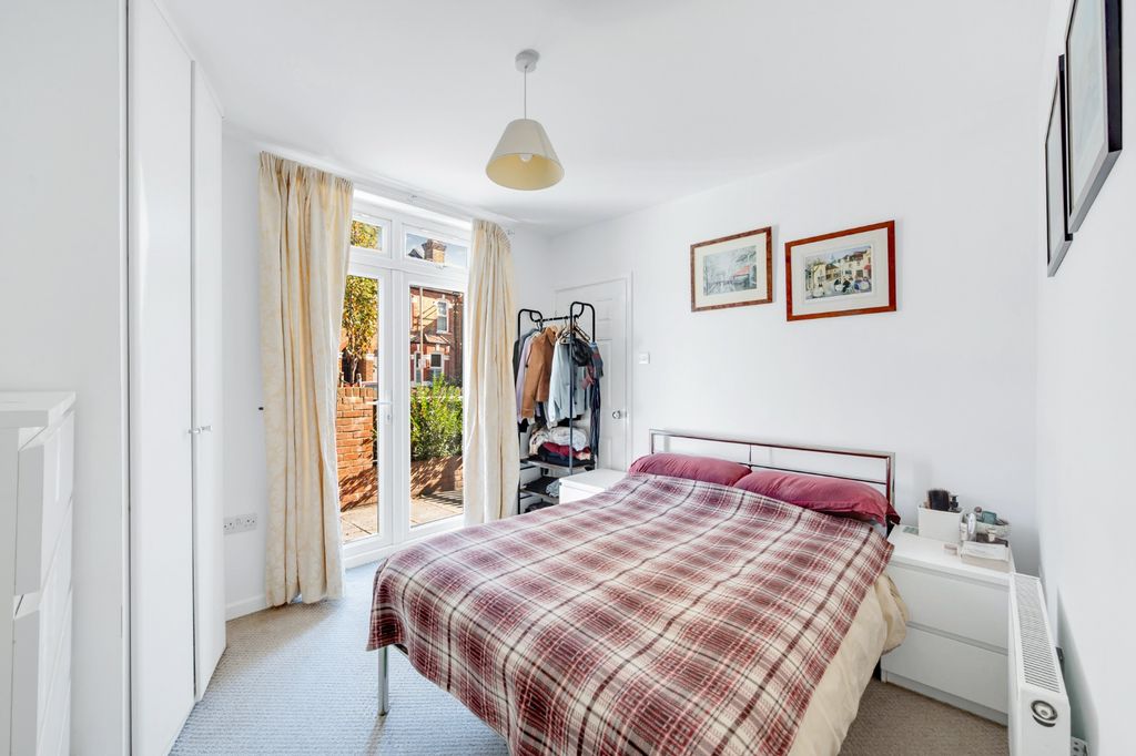 Property photo 3 of 12 5597962