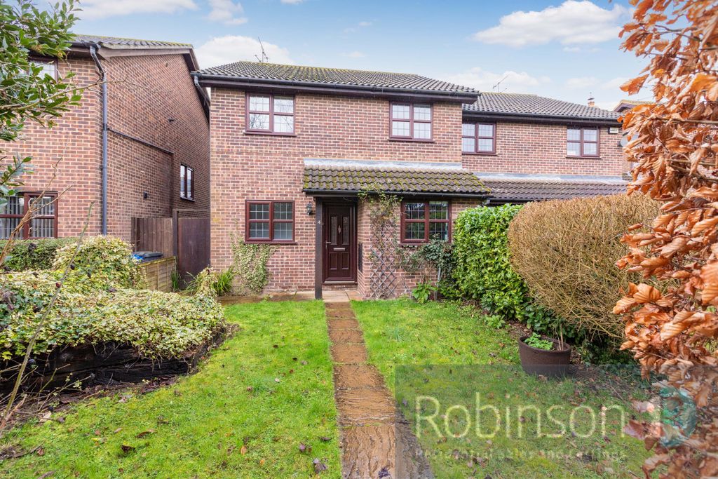 Property photo 1 of 17 4 Wagner Close-5